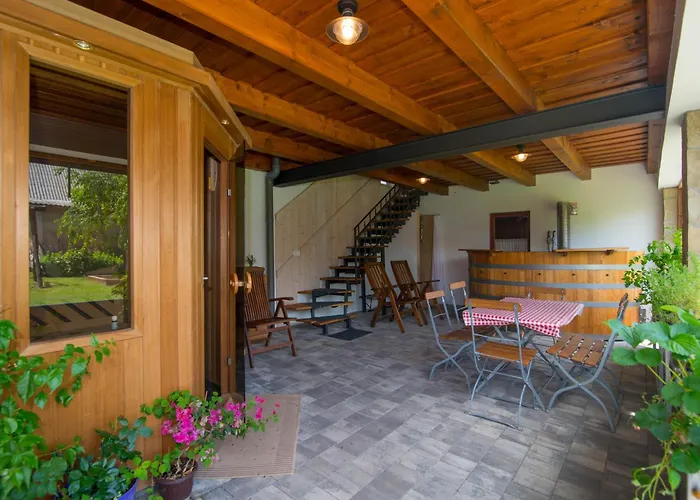 Vamosi Vendeghaz * Nemesvámos